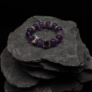 12mm brazilian amethyst, lavender freeform design, 14k gold plated accessory, 44 grams, 16cm 17cm in diameter.